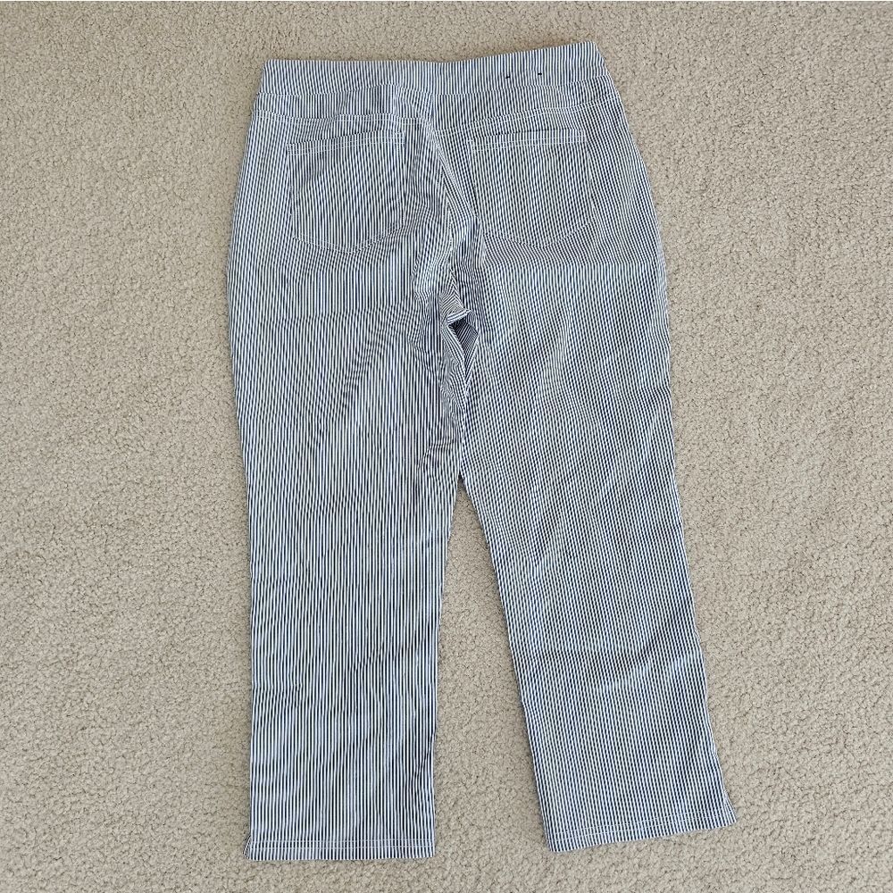 Striped High-Waisted Pants - Picture 2 of 7
